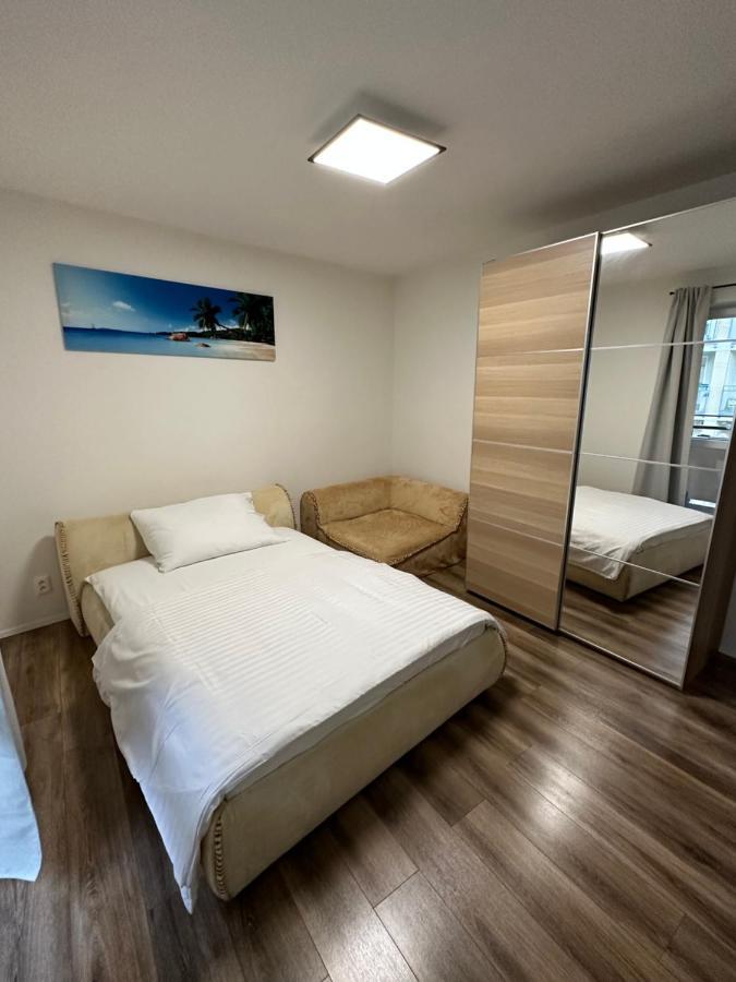 Medena Apartment Old Town With Free Parking Bratislava Extérieur photo
